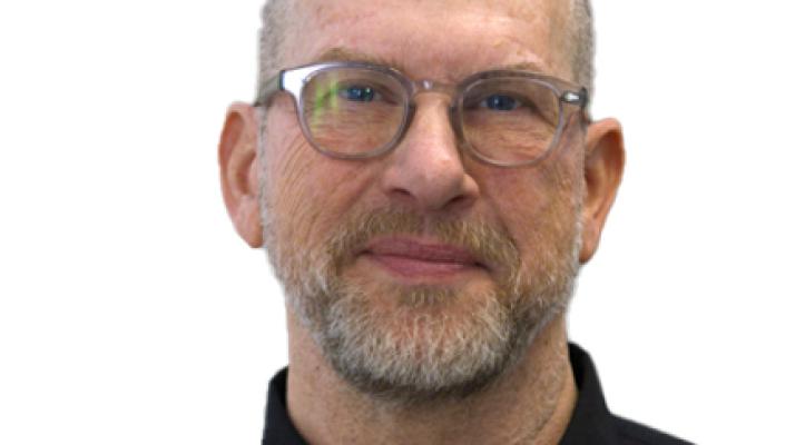 portrait of Scott Elliott